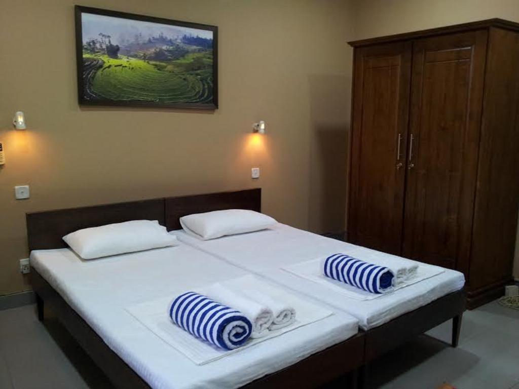 Hotel Janishi Residencies à Negombo Extérieur photo