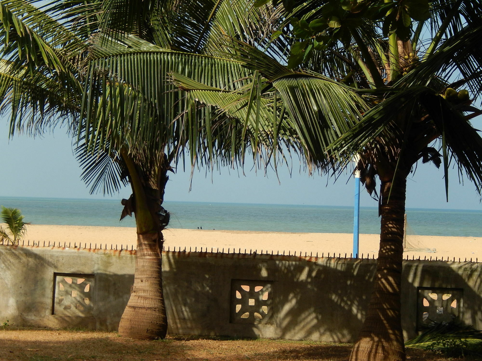 Hotel Janishi Residencies à Negombo Extérieur photo