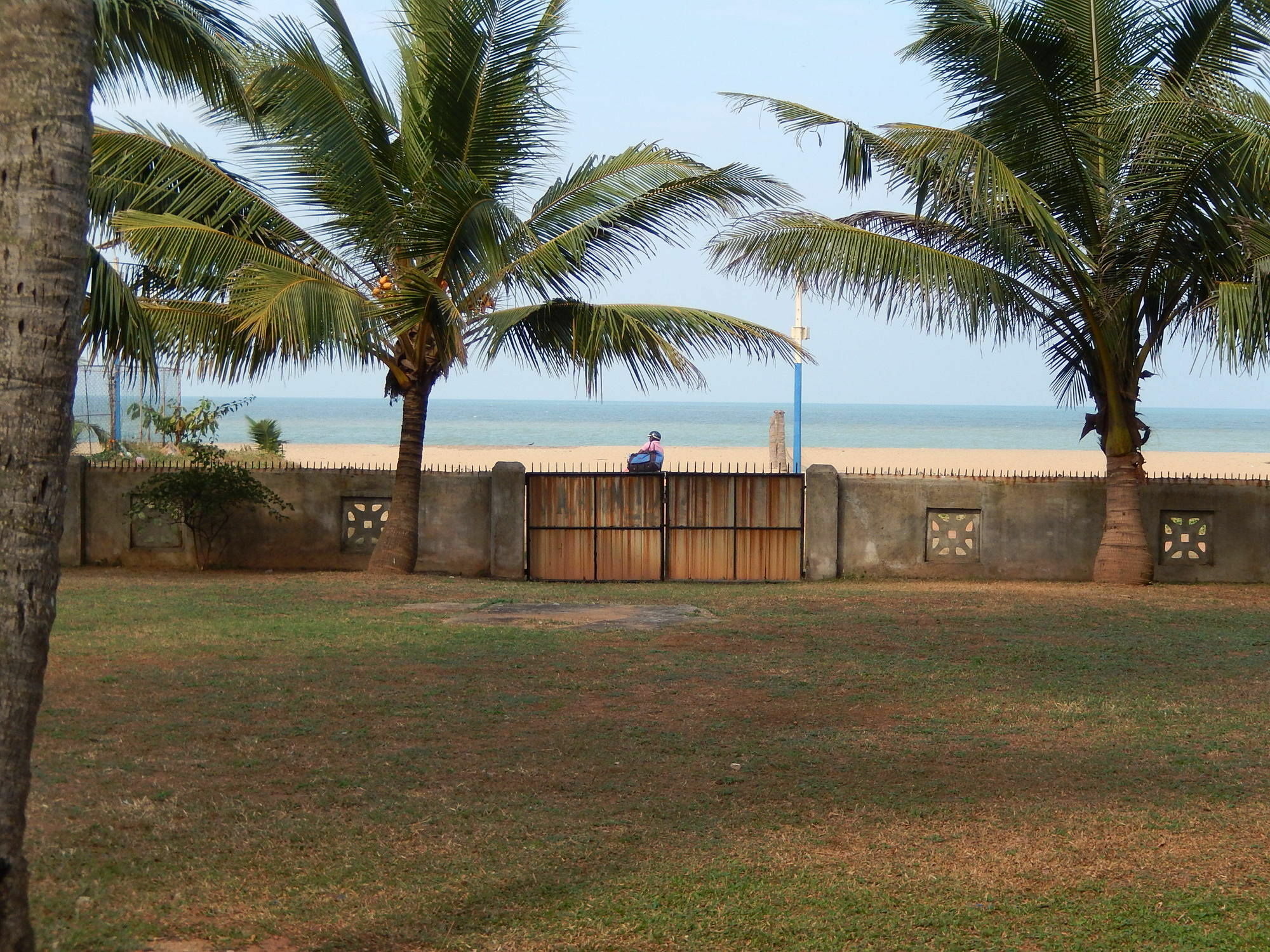 Hotel Janishi Residencies à Negombo Extérieur photo
